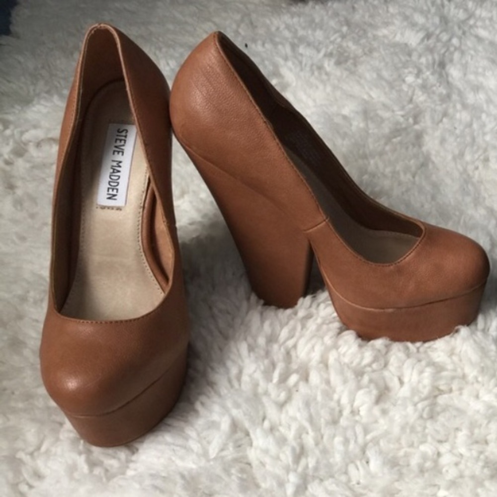 Steve Madden Luggage Brown Pumps