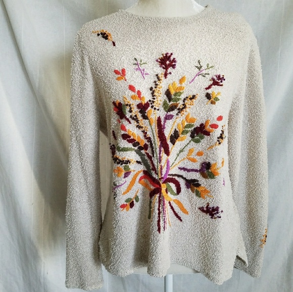 Northern Isles Tops - Embroidered bouquet of flowers linen blend top