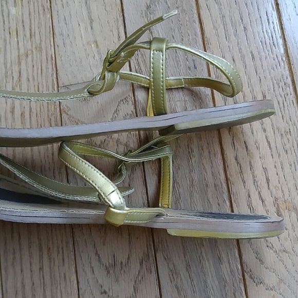 ♦ 3 for $15 Gold Sandals - Picture 5 of 8