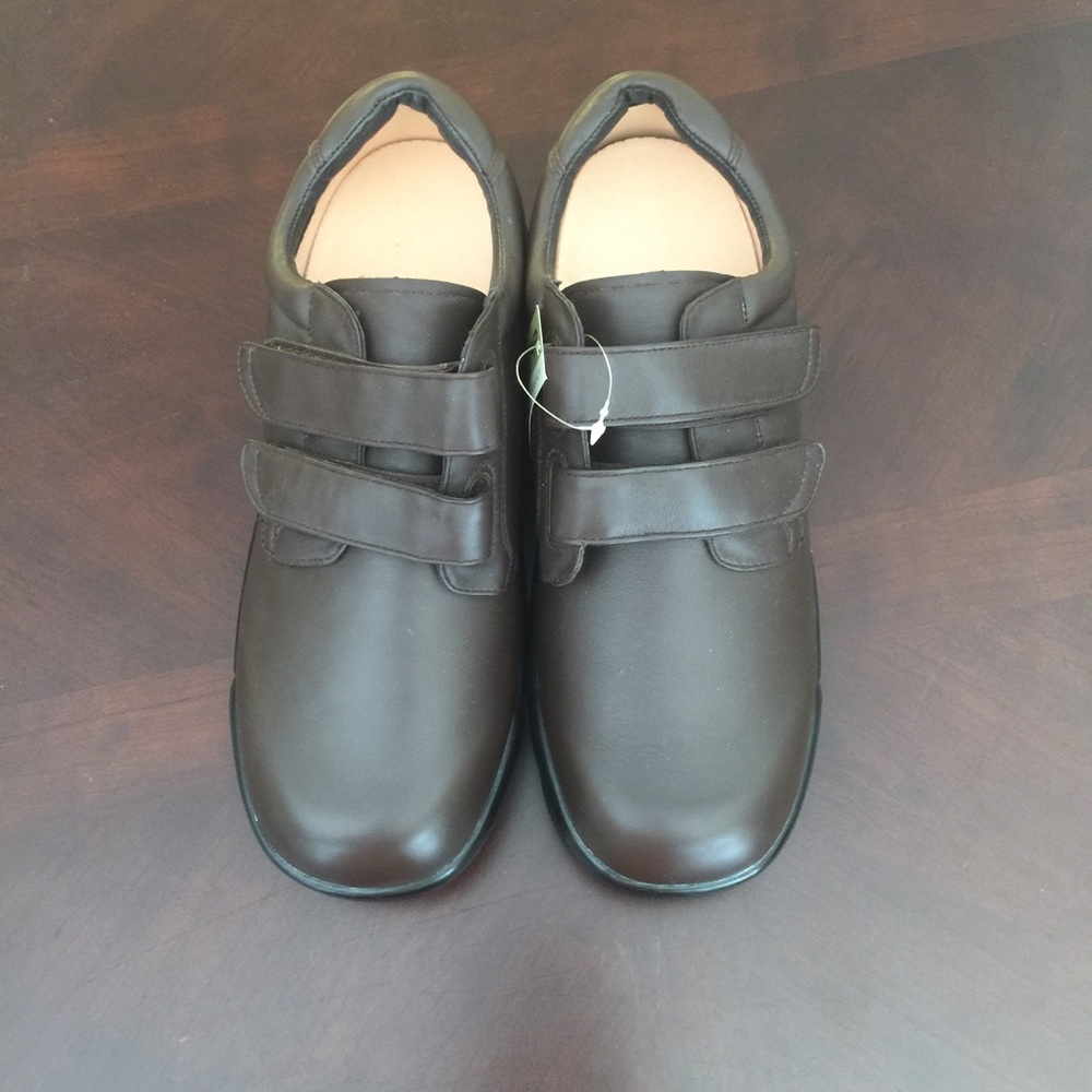 Men's apex ambulatory shoes size 9.5 M