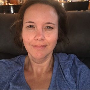 Meet your Posher, Lora