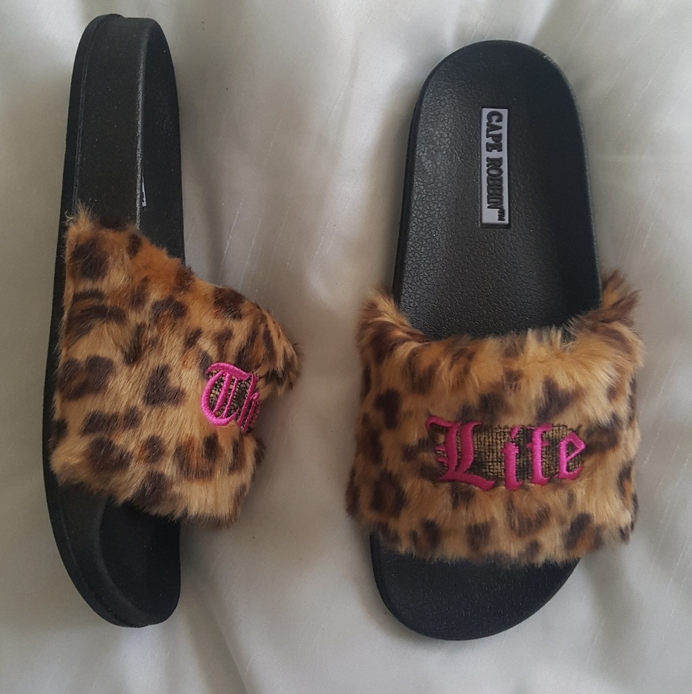 🎉Price Drop🎉 Only Size 6 Left - Leopard Slides - Picture 3 of 4