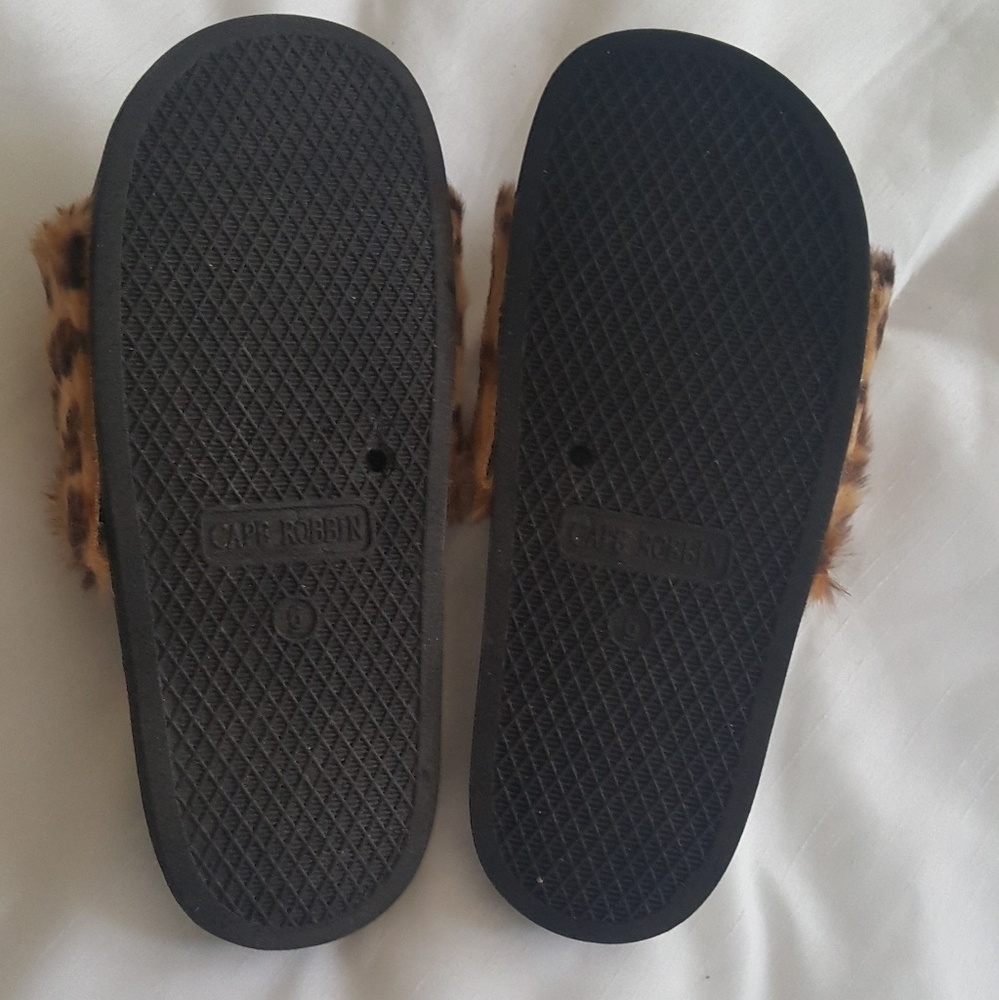 🎉Price Drop🎉 Only Size 6 Left - Leopard Slides - Picture 4 of 4