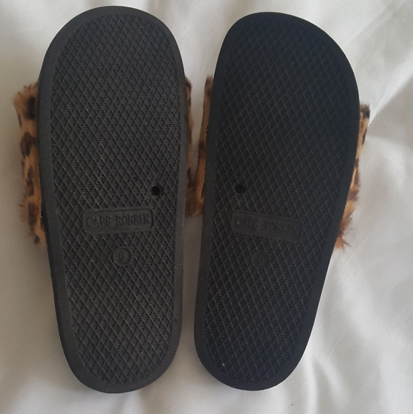 🎉Price Drop🎉 Only Size 6 Left - Leopard Slides - Picture 4 of 4