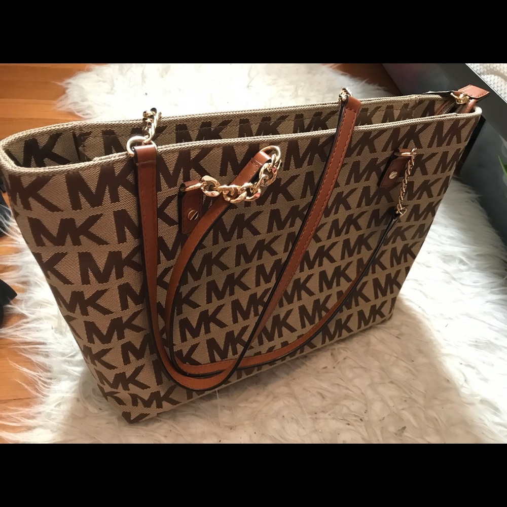 Michael Kors Handbag! EUC!
