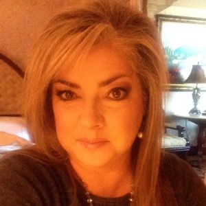 Meet your Posher, Cynthia