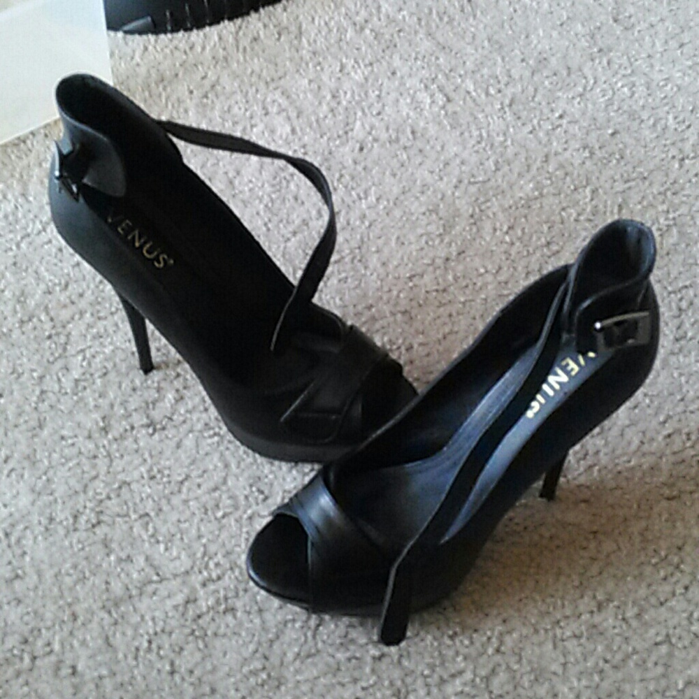 Shoes - Picture 2 of 6