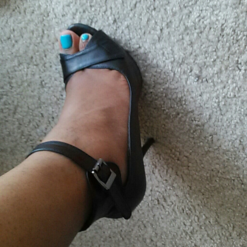 Shoes - Picture 6 of 6