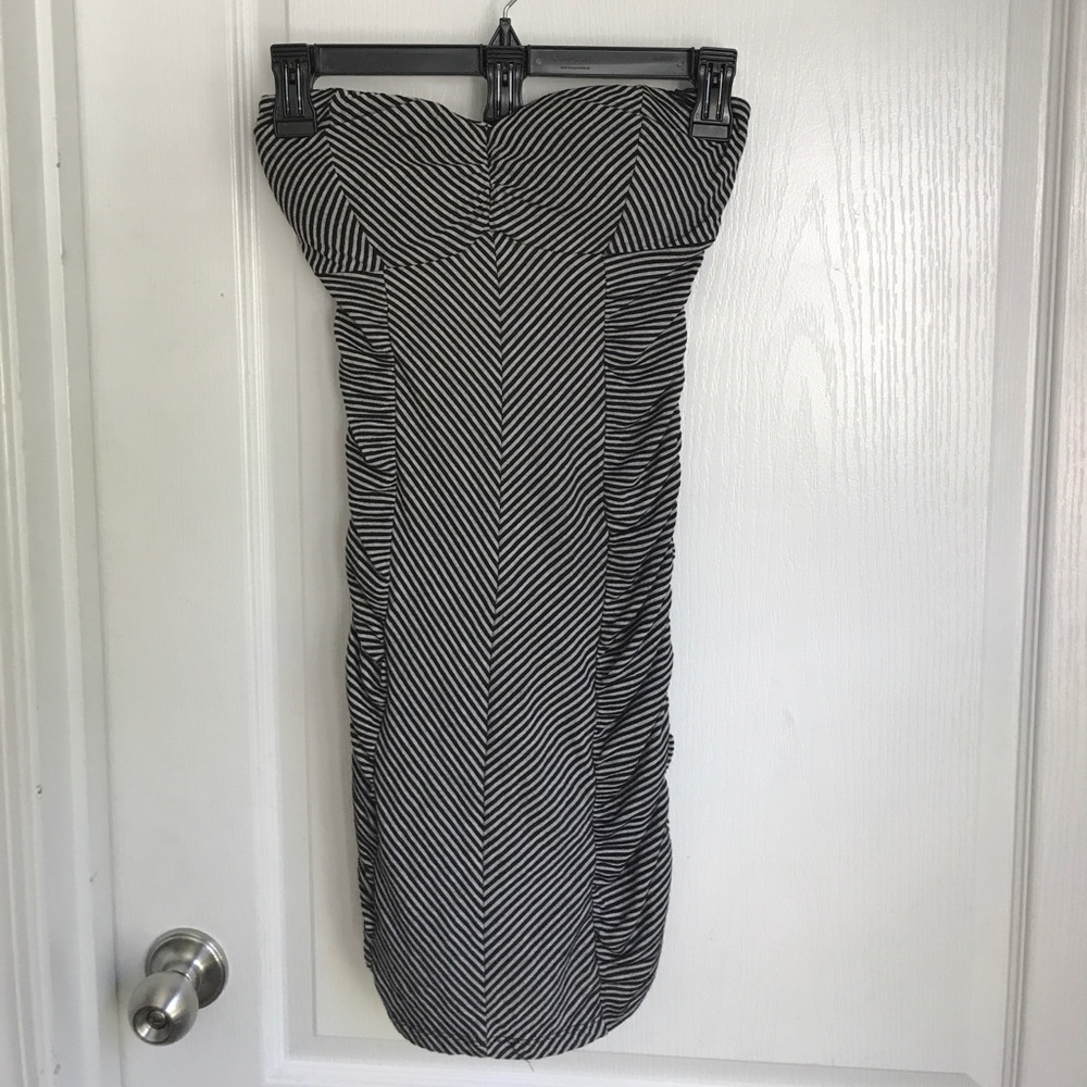 Guess fitted strapless dress XS