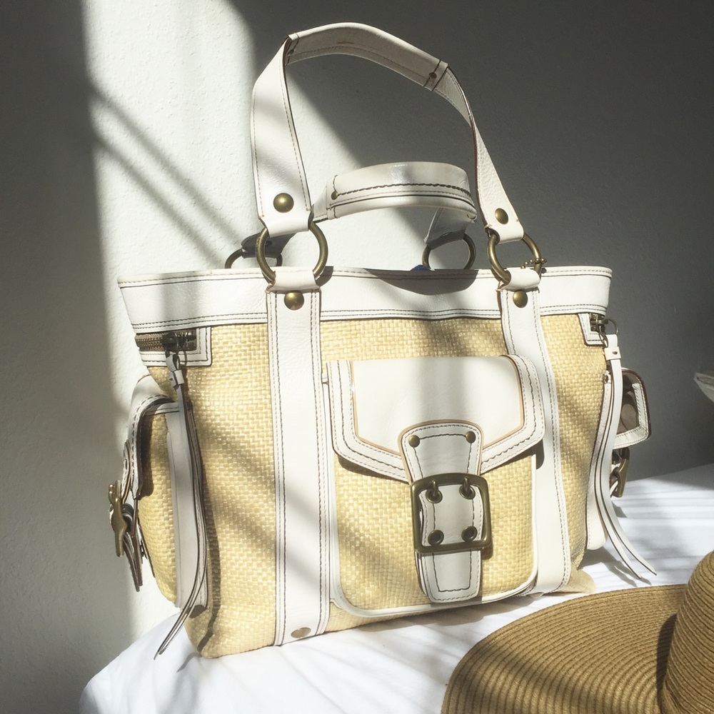 🎉 HP 🎉 COACH LEGACY Authentic White Leather Tote