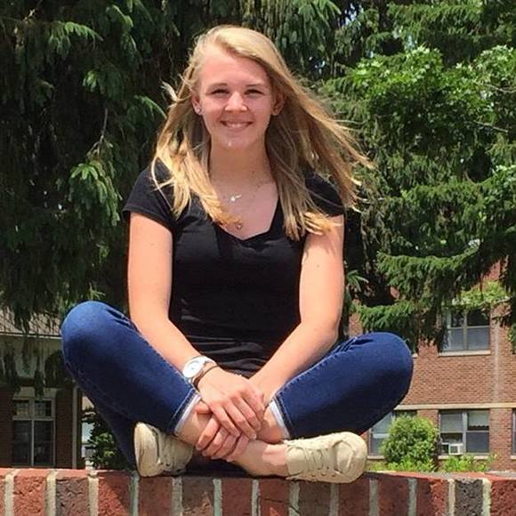 Meet your Posher, Noelle - Picture 1 of 1