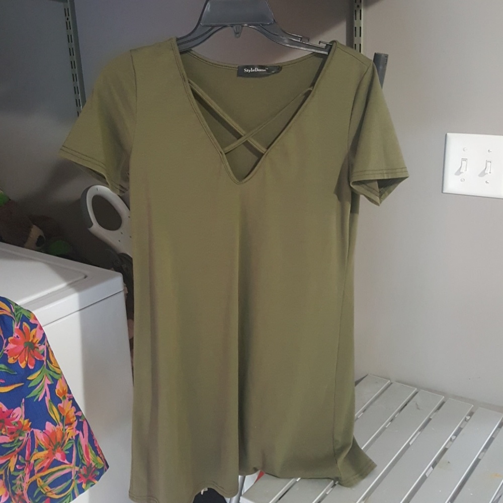 Criss cross front t shirt dress!