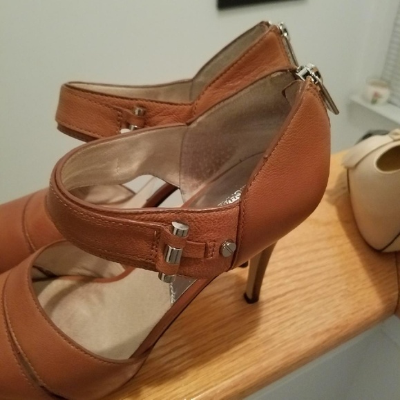 Heels - Picture 2 of 2