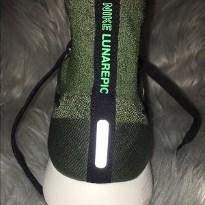 Nike LunarEpic Flyknit Men's Sz 11.5 Rough Green