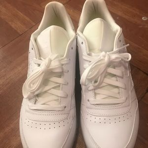 Reebok classic white size 8.5 shoe