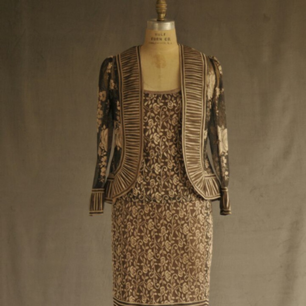 DRESSES