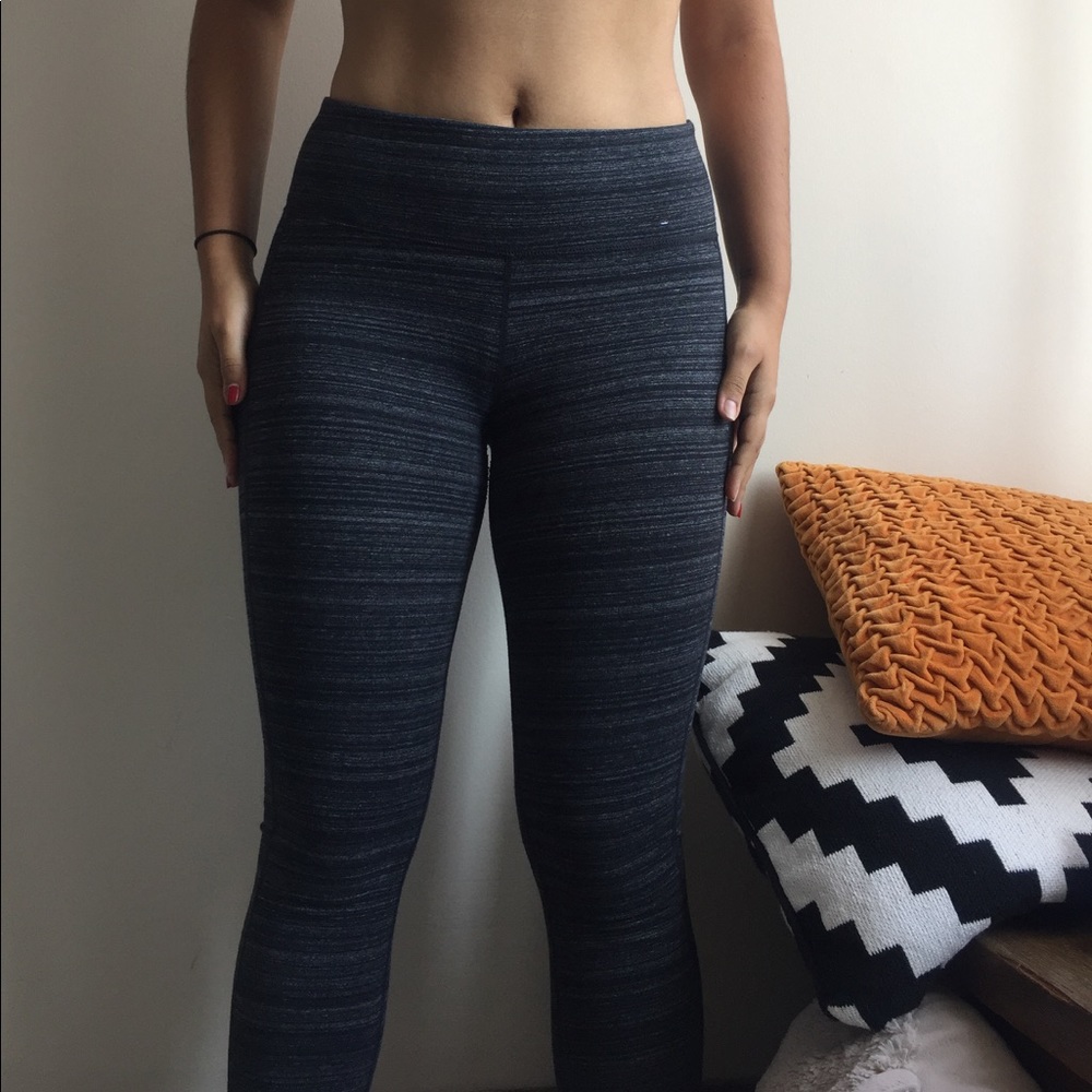 GapFit mid-calf legging