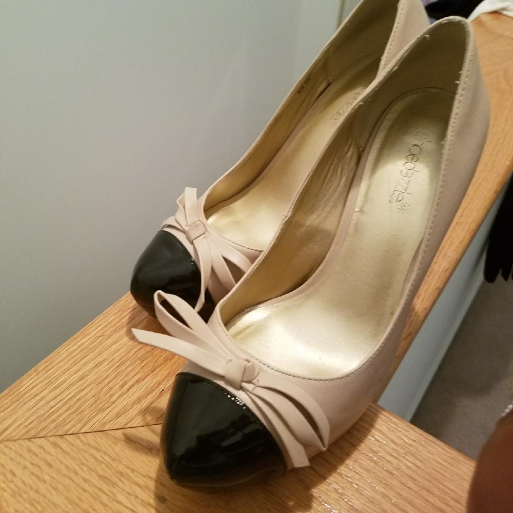 Heels with a bow..