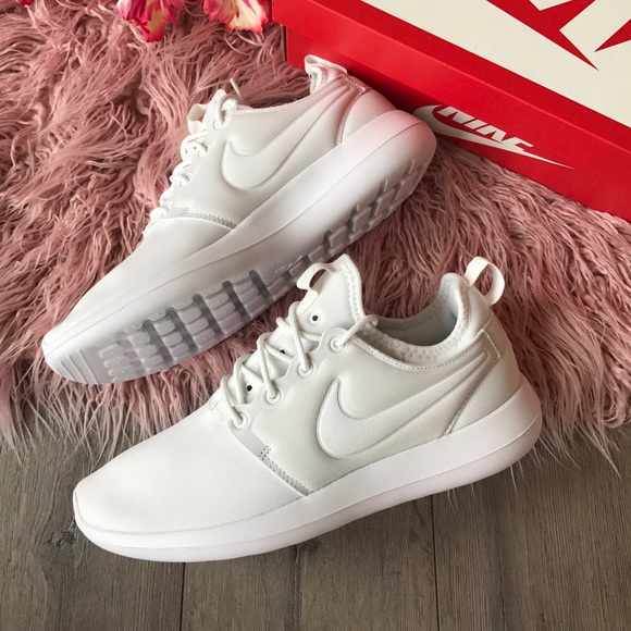 ⚡️NWT⚡️Nike Roshe 2 triple white - Picture 5 of 8