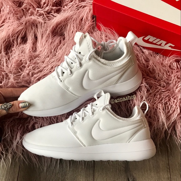 ⚡️NWT⚡️Nike Roshe 2 triple white - Picture 6 of 8