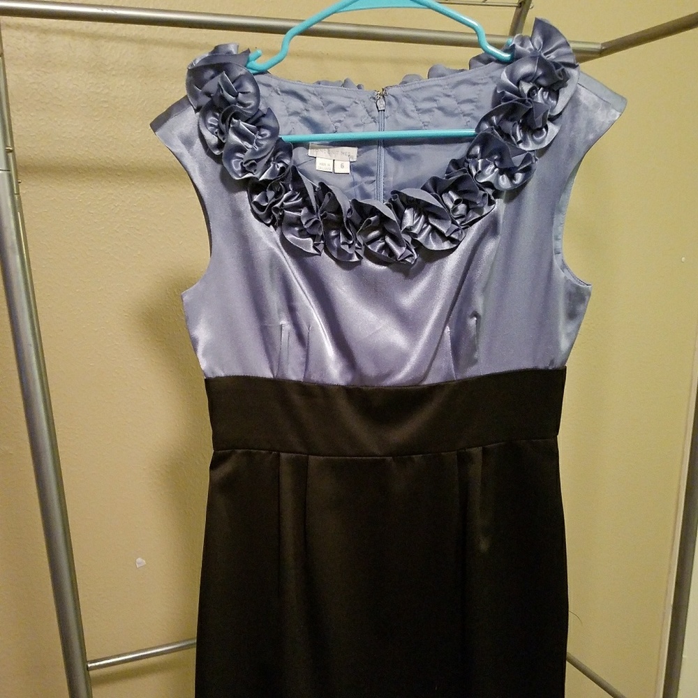 Gently used in great condition size 6 dress
