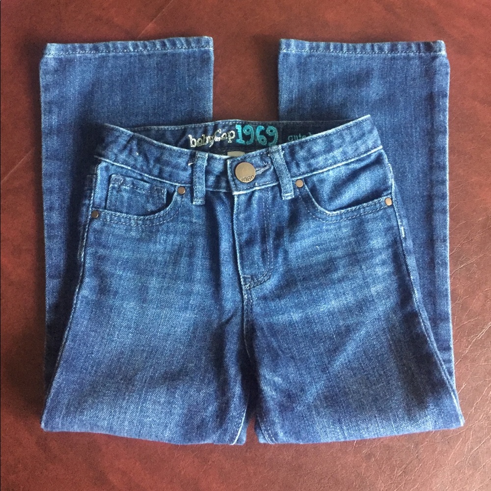 GAP size 4 cute boot jeans. Like new.