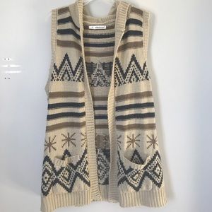 Maurice’s size 1 sweater vest