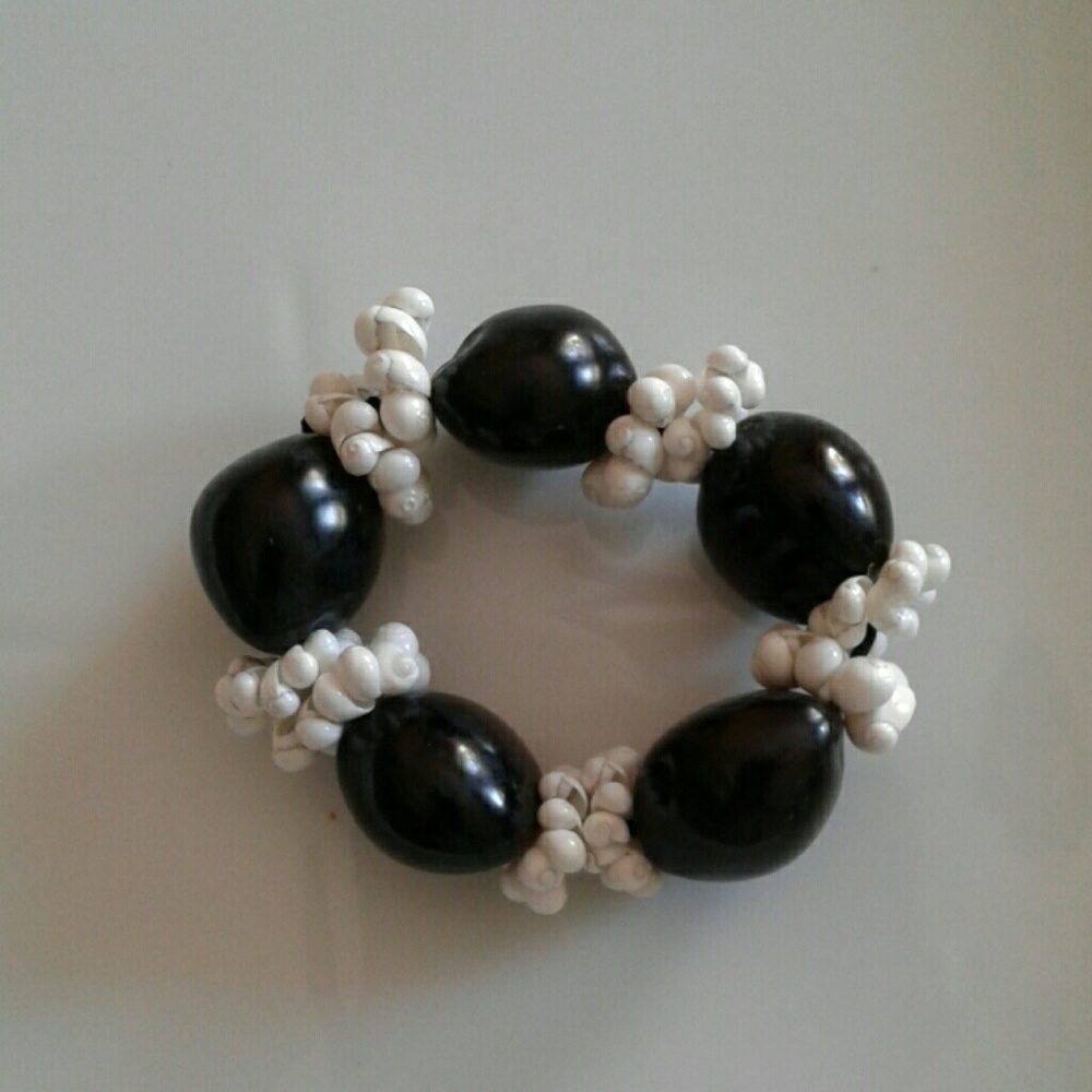 Hawaiian Kukui nut bracelet
