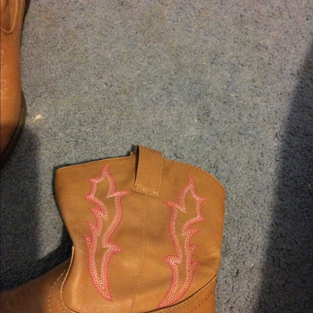 Synthetic cowgirl boots