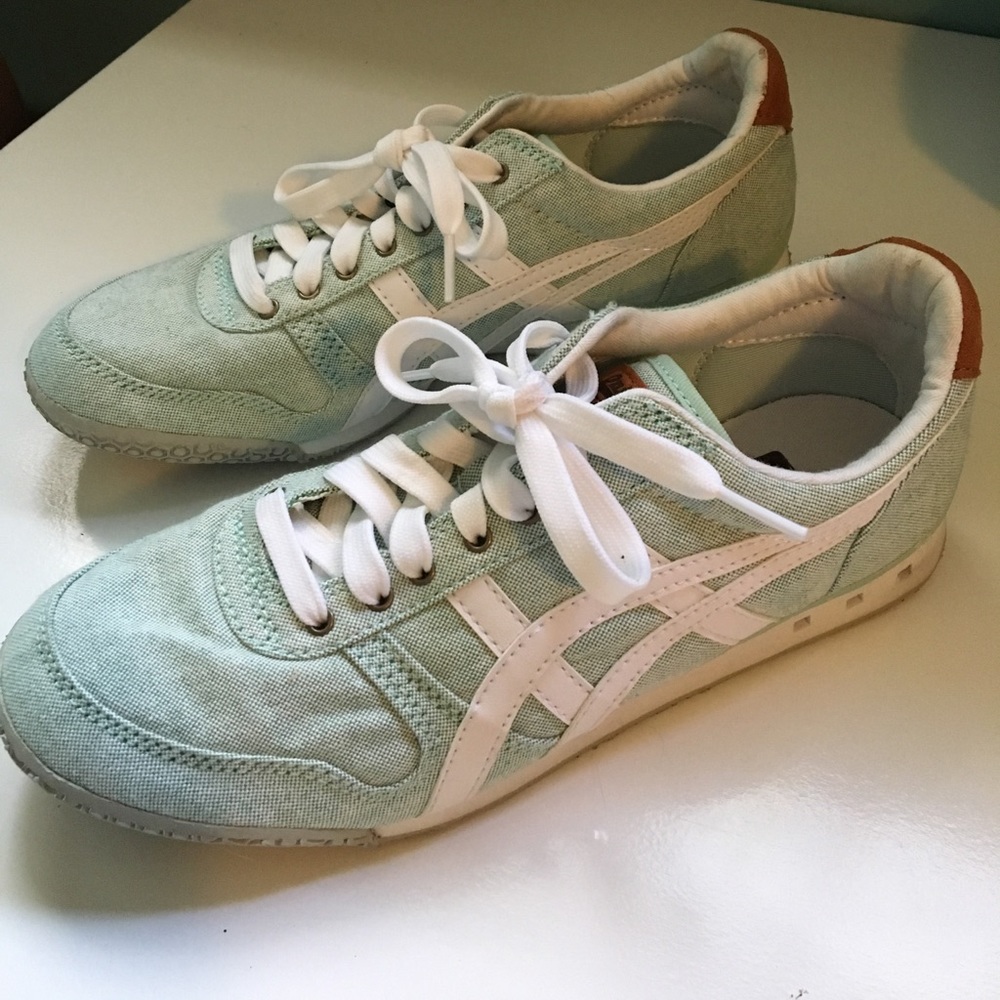 ⭐️PRICE REDUCED! Asics Tiger Shoes