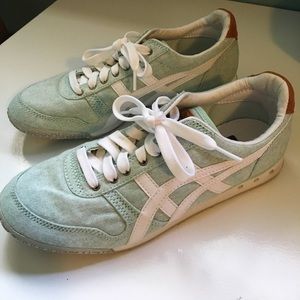 ⭐️PRICE REDUCED! Asics Tiger Shoes