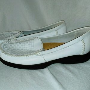 I 💟 comfort - white shoes