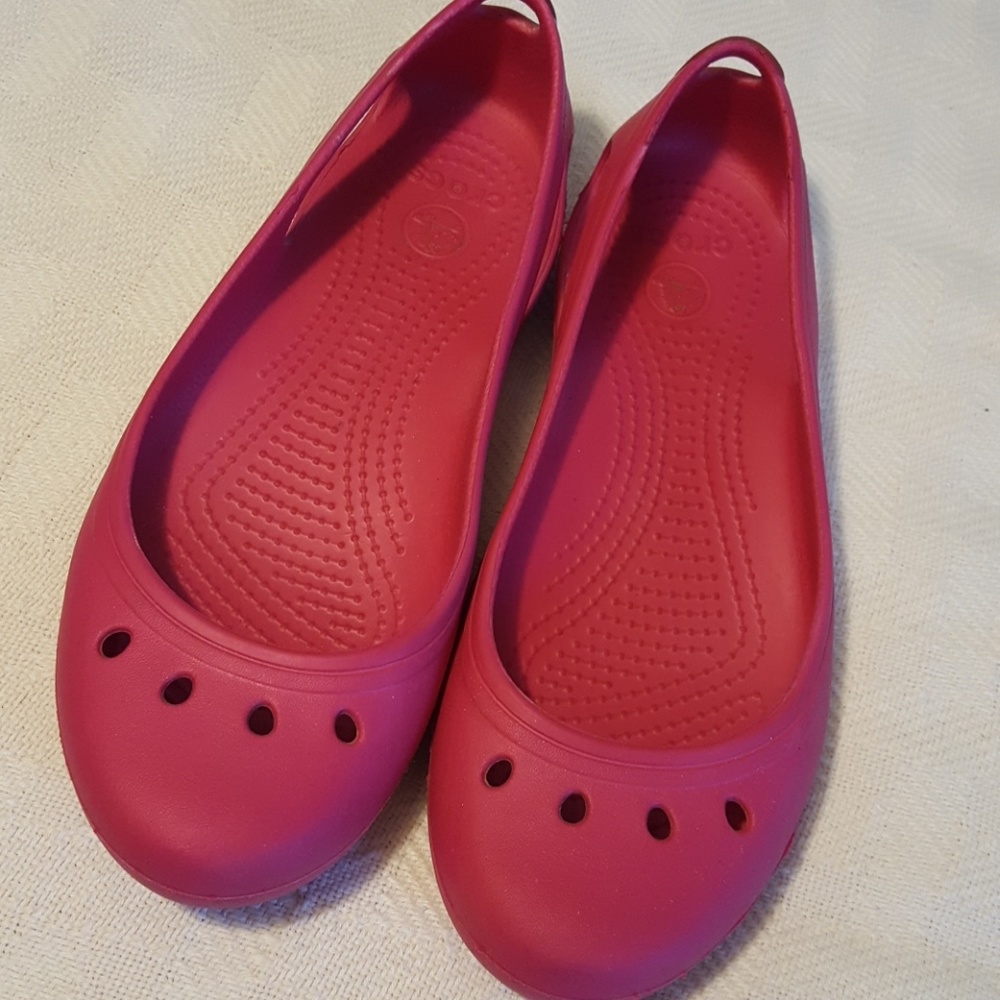 Dark Pink Crocs Size 7