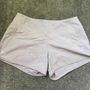 Under Armour shorts size M