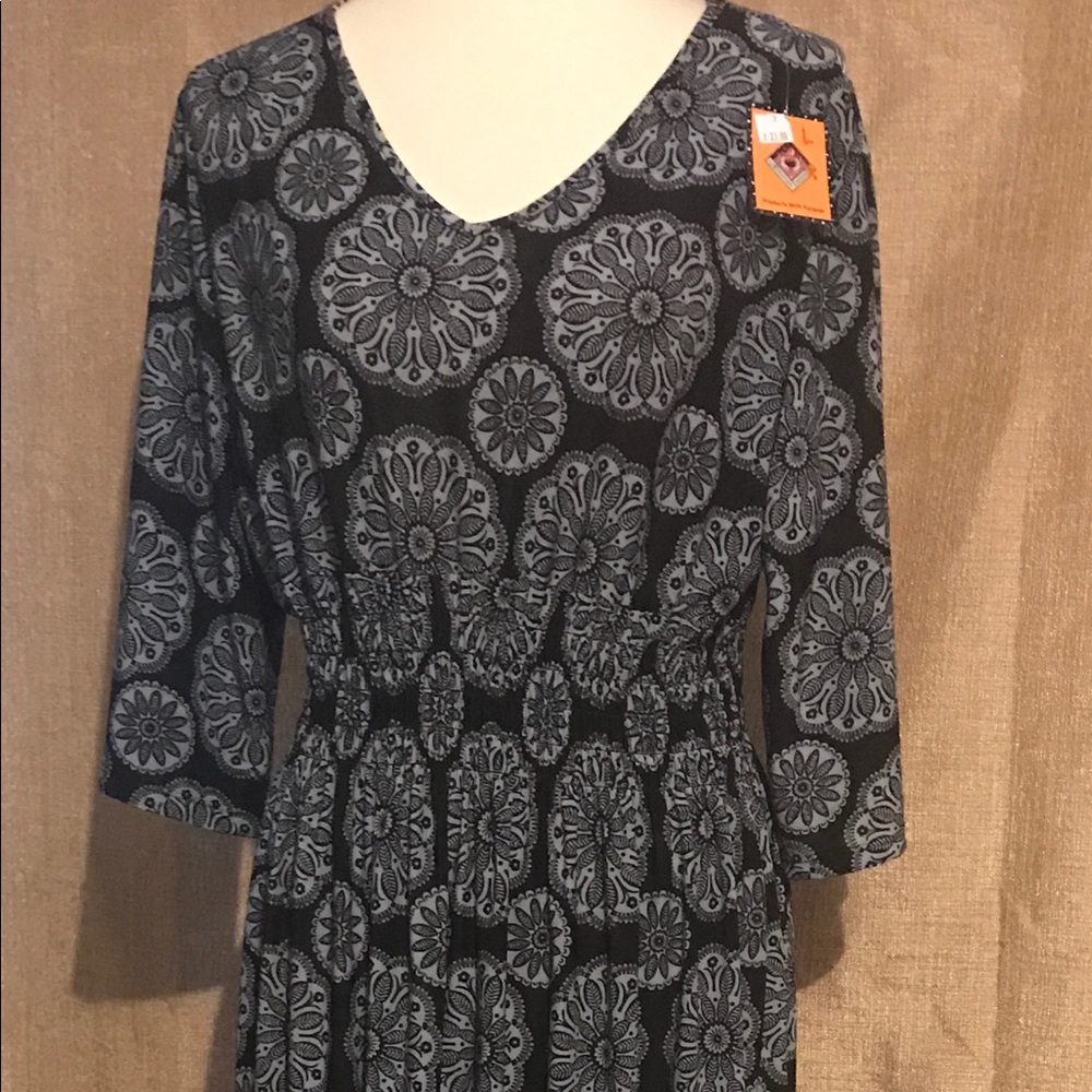 NWT Mountain Mamas Maxi Dress LG