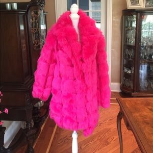 Absolutely gorgeous BRIGHT Pink faux fur sz 4