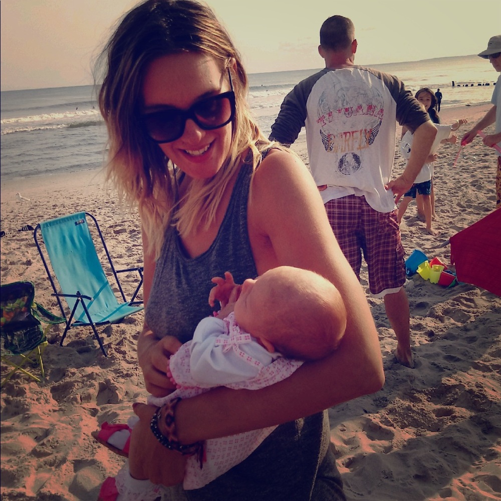 Meet your Posher🌻Follow insta @kate_davis 10% off
