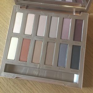 Urban Decay eyeshadow palette