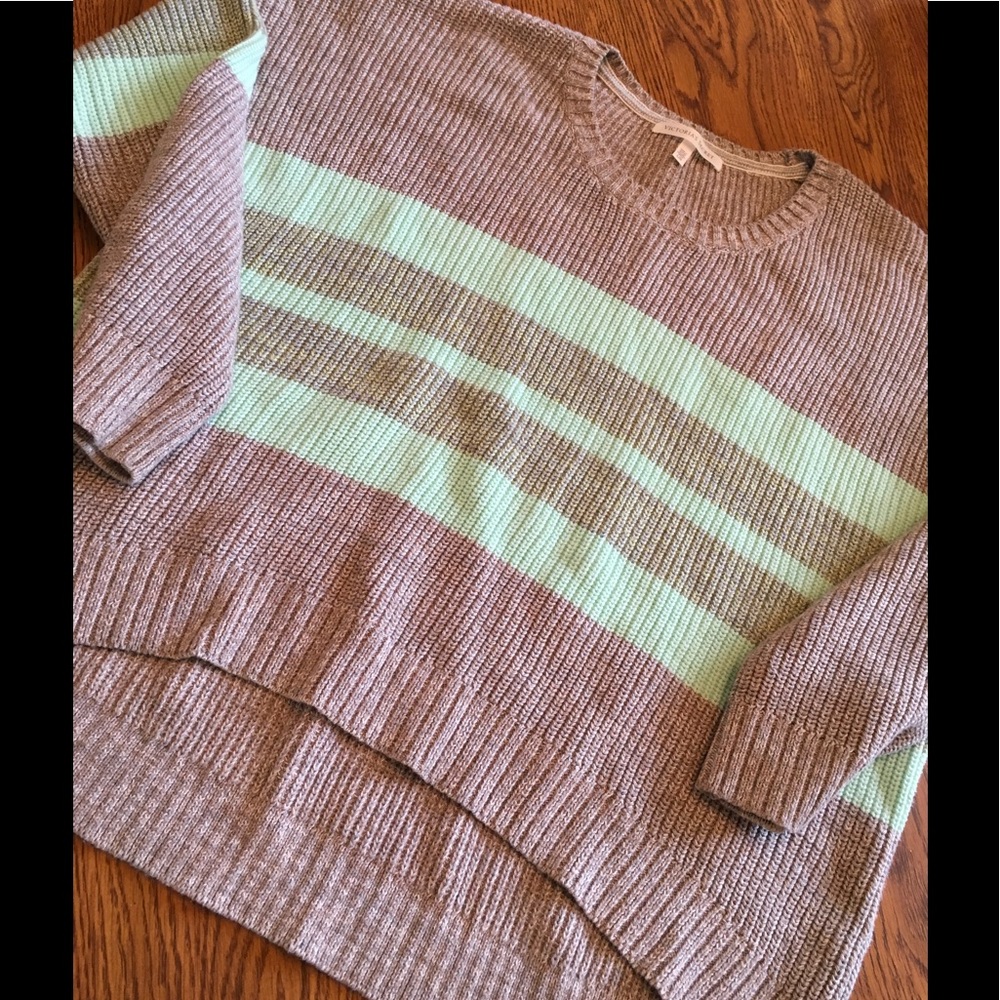 Victorias secret hi low hem Sweater large