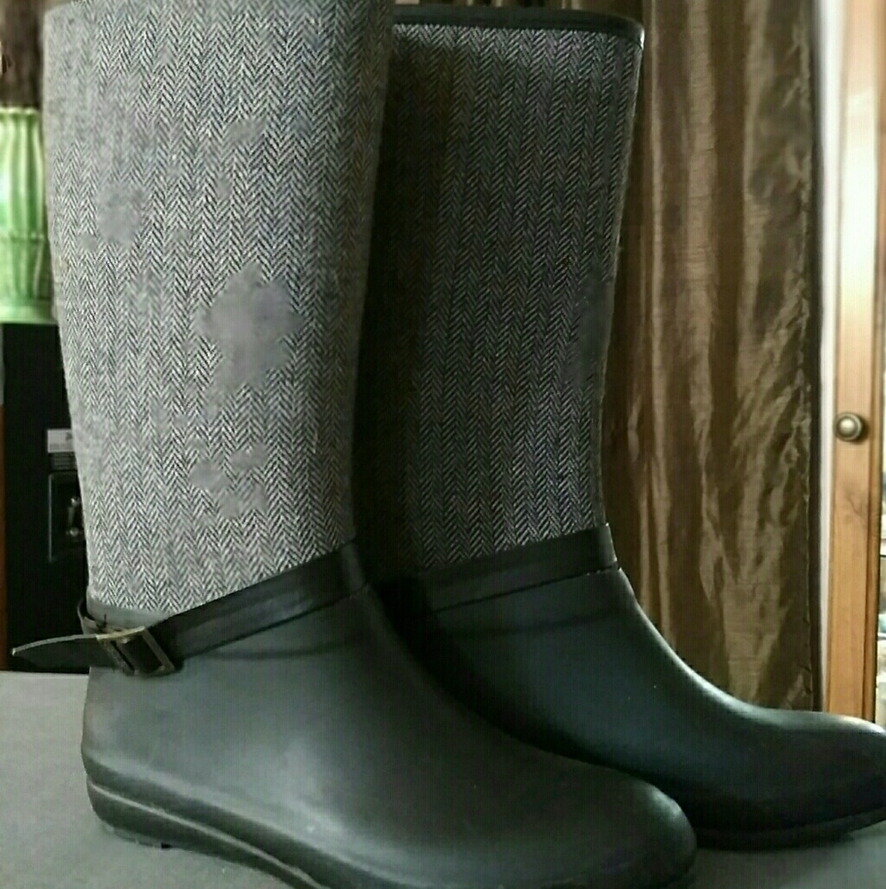 Rain boots