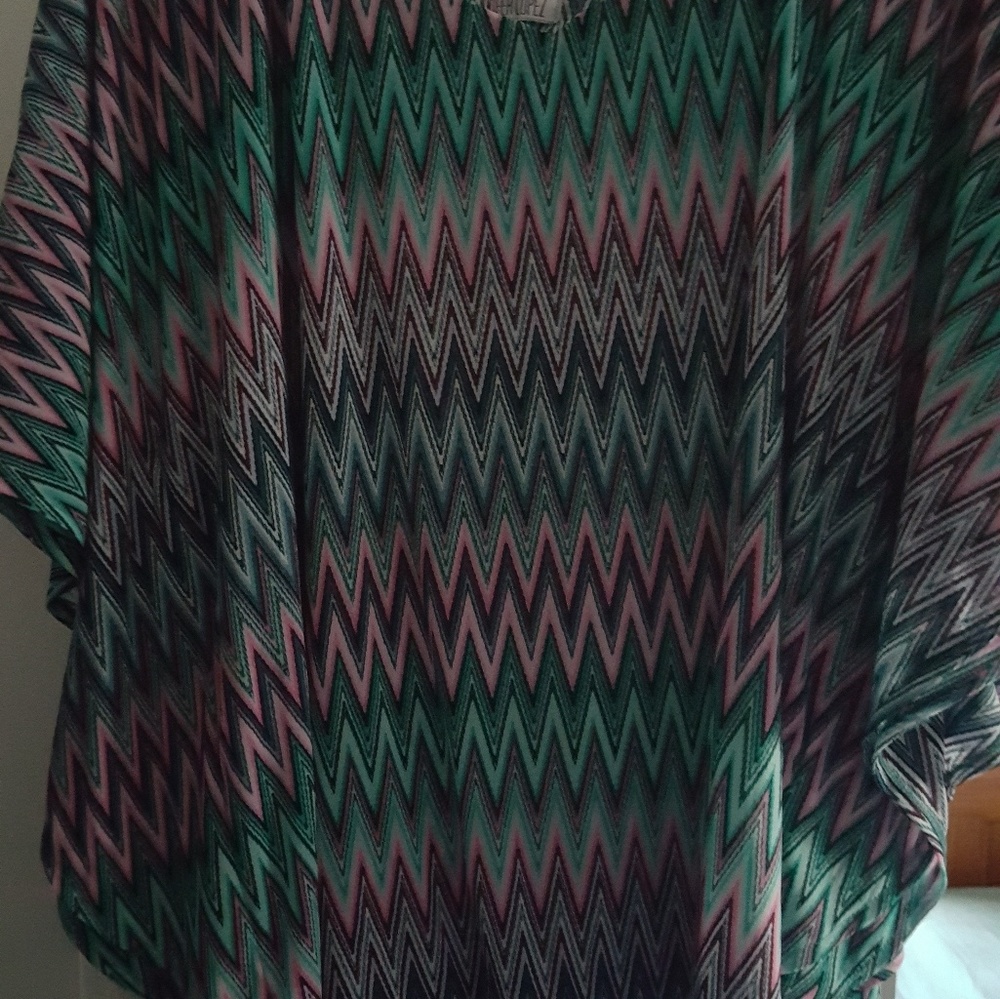 Jennifer Lopez Blouse - Picture 3 of 3