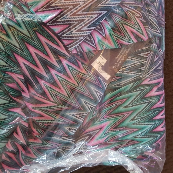 Jennifer Lopez Blouse - Picture 2 of 3