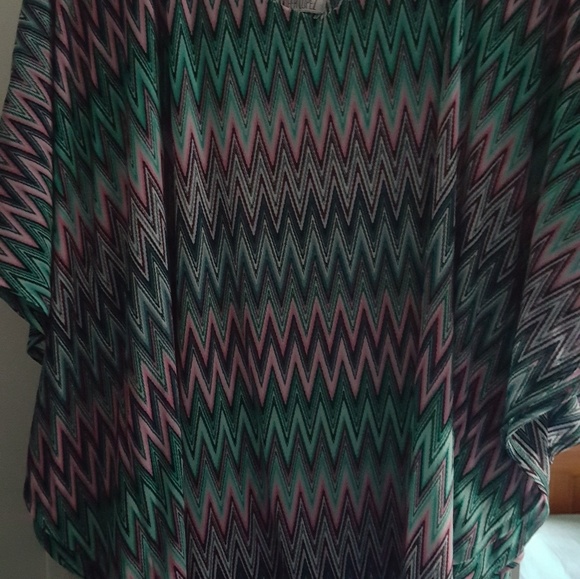 Jennifer Lopez Blouse - Picture 3 of 3