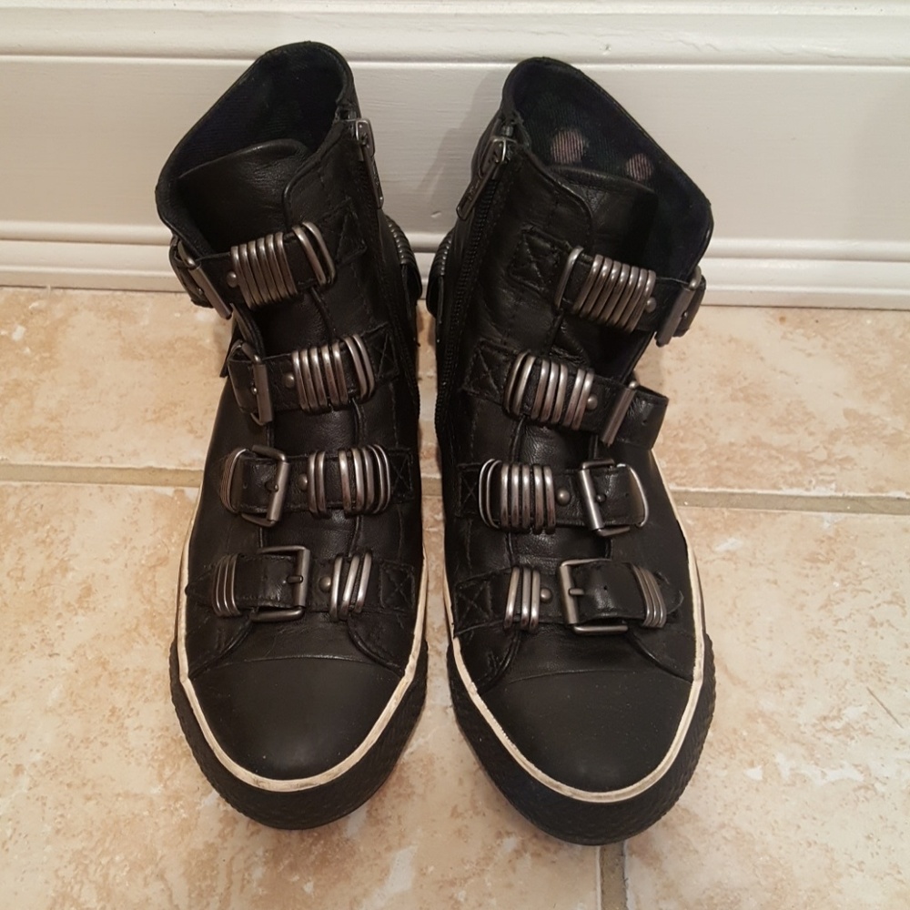 Ash Sneaker Size 6