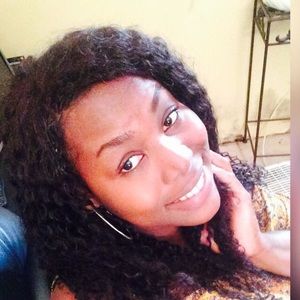 Meet your Posher, Linessa