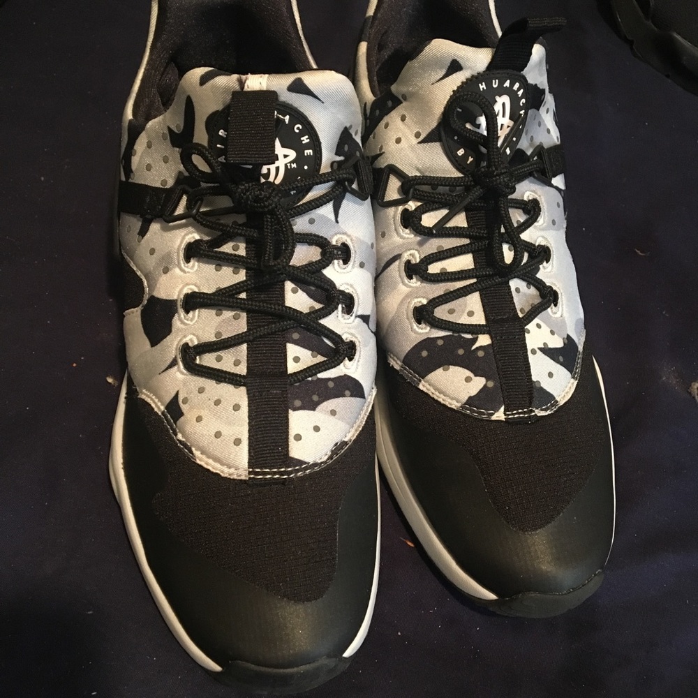 Men's Nike Hurache size 10