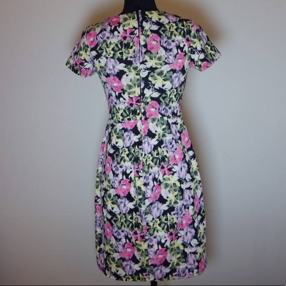 Fitted floral dress - Picture 3 of 3