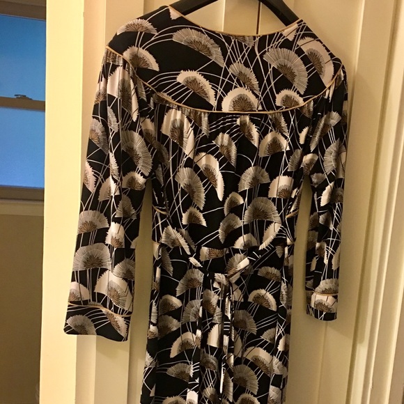 BCBG Pattern Print Tie Back Dress - Picture 5 of 8