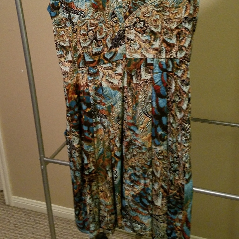 Dress - Picture 3 of 3