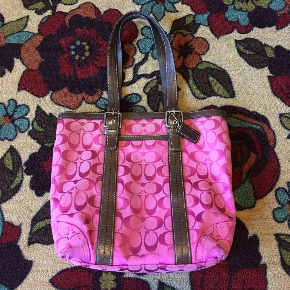 Coach Tote in great condition SOLD